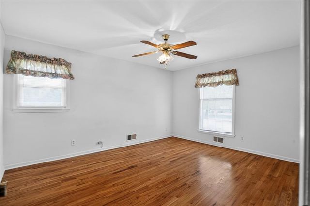 9915 Belleview Avenue, Kansas City, MO 64114