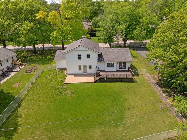 9915 Belleview Avenue, Kansas City, MO 64114