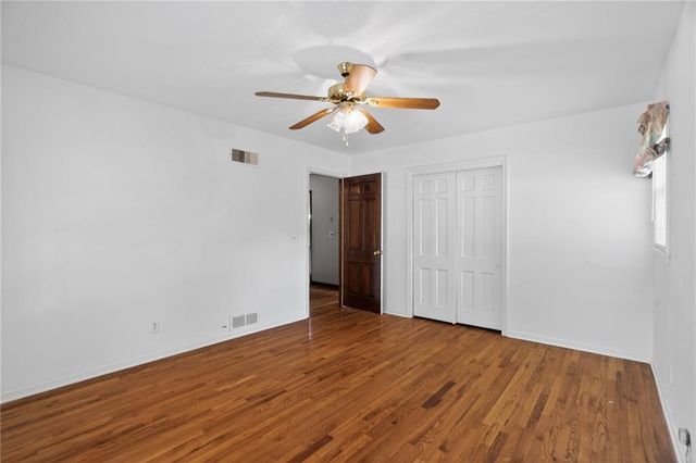 9915 Belleview Avenue, Kansas City, MO 64114