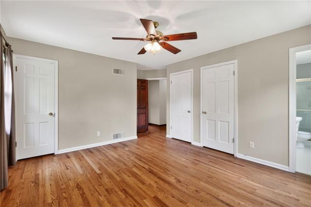 9915 Belleview Avenue, Kansas City, MO 64114