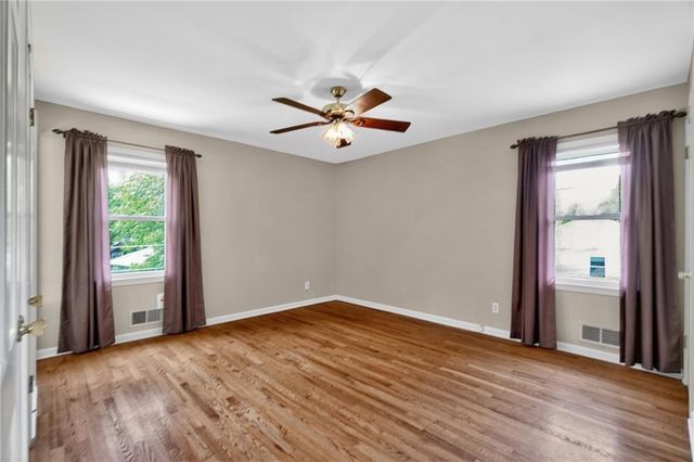 9915 Belleview Avenue, Kansas City, MO 64114