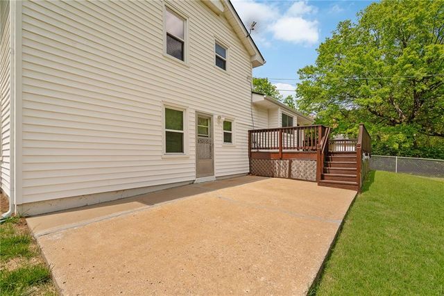 9915 Belleview Avenue, Kansas City, MO 64114