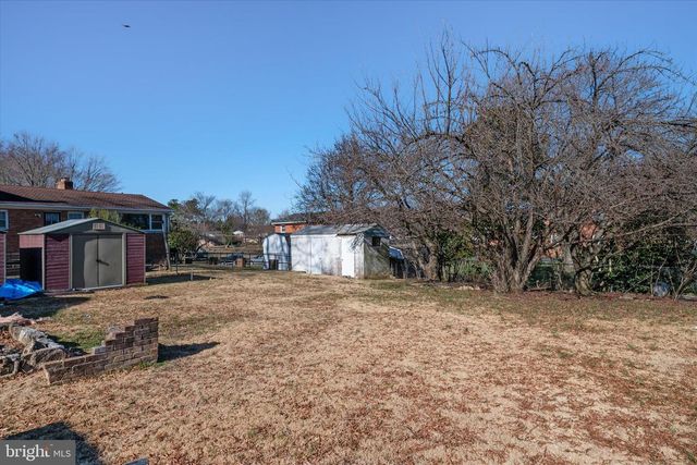 5009 BARTO AVE, Suitland, MD 20746