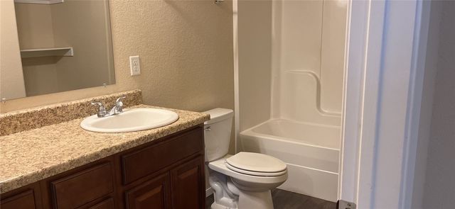 6300 SW Chalkstone Road, Bentonville, AR 72712