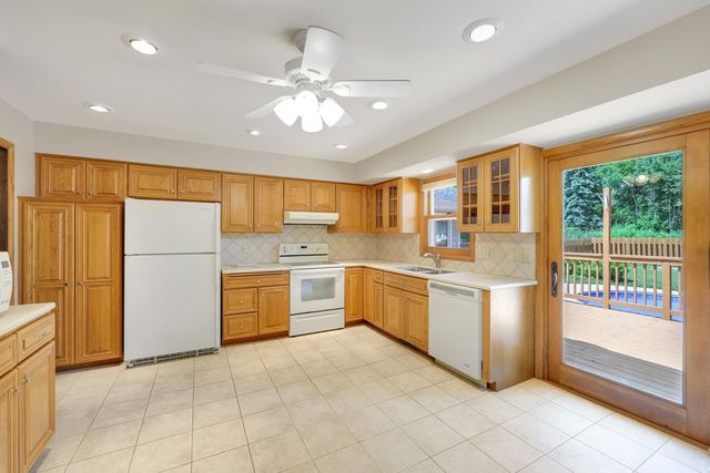 17610 24th Avenue N, Plymouth, MN 55447