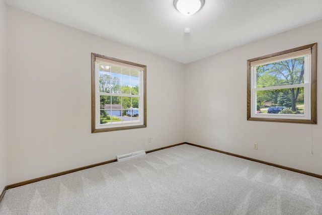 17610 24th Avenue N, Plymouth, MN 55447