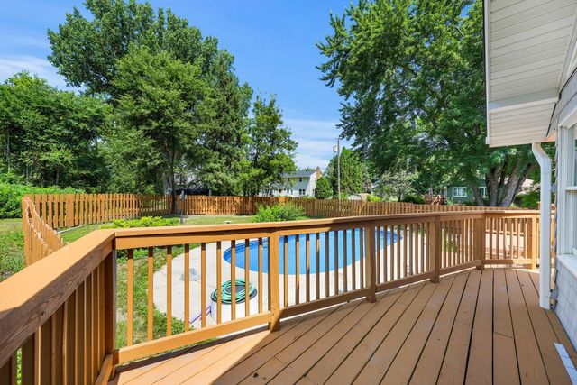 17610 24th Avenue N, Plymouth, MN 55447