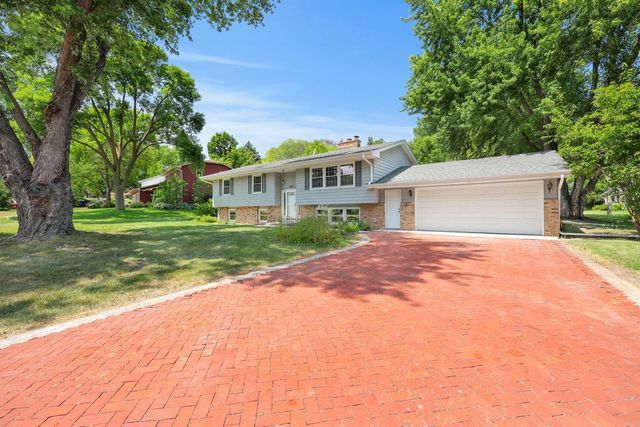 17610 24th Avenue N, Plymouth, MN 55447