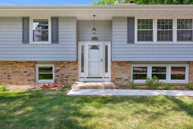 17610 24th Avenue N, Plymouth, MN 55447