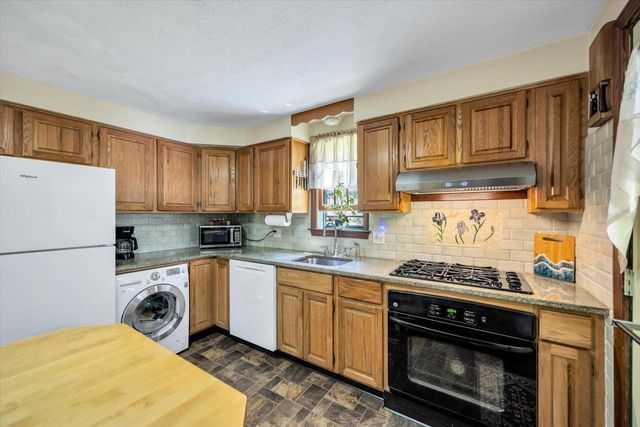 22 Whimbrel Drive, Cataumet, MA 02534