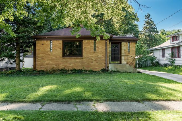 224 N Rockford Avenue, Rockford, IL 61107