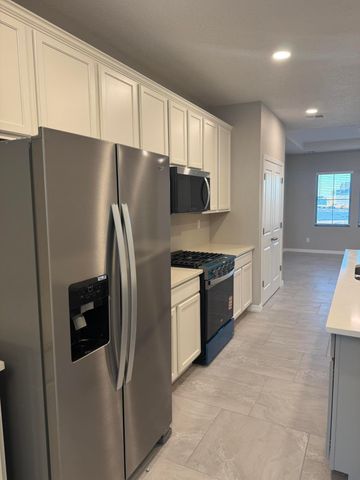 6106 Diebenkorn Drive SE, Albuquerque, NM 87106