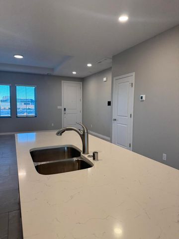 6106 Diebenkorn Drive SE, Albuquerque, NM 87106
