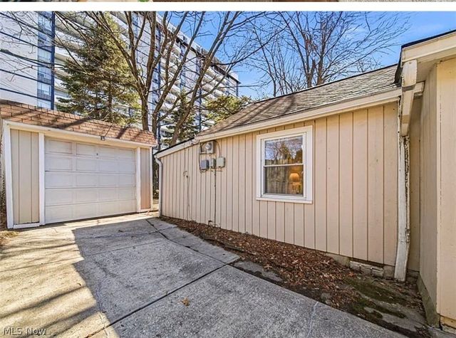 101 E 238th Street, Cleveland, OH 44123