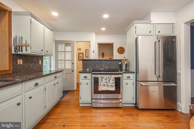 10 EFFINGHAM, Yardley, PA 19067