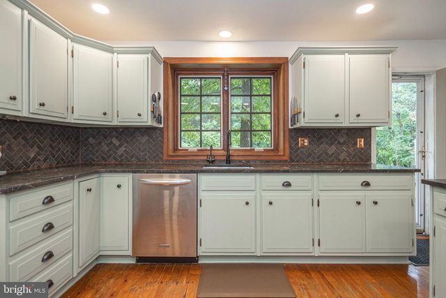 10 EFFINGHAM, Yardley, PA 19067