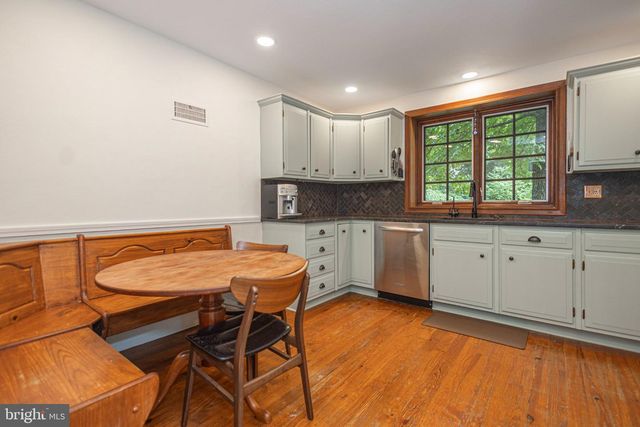 10 EFFINGHAM, Yardley, PA 19067