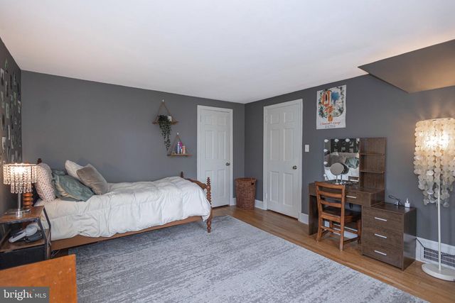 10 EFFINGHAM, Yardley, PA 19067