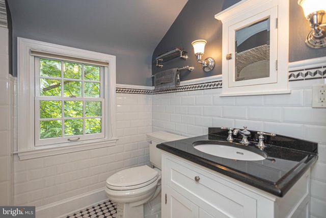 10 EFFINGHAM, Yardley, PA 19067