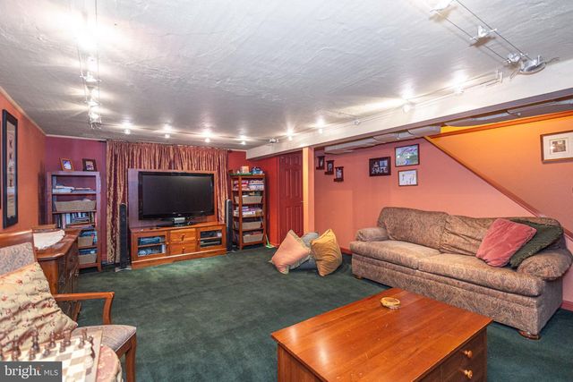 10 EFFINGHAM, Yardley, PA 19067