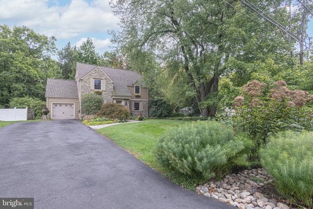 10 EFFINGHAM, Yardley, PA 19067