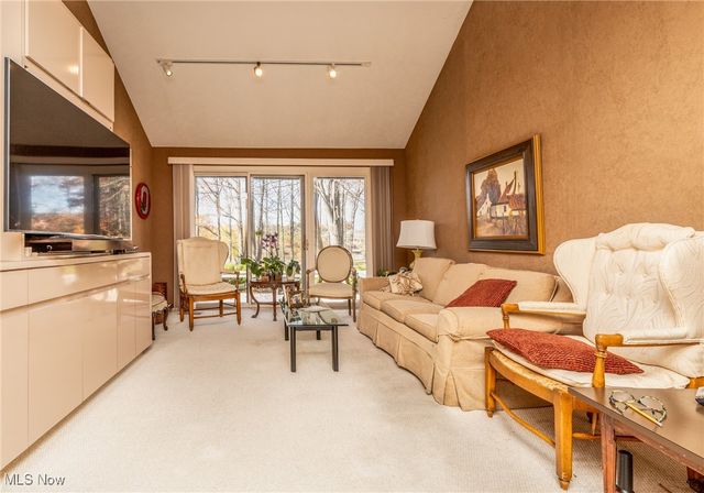 5 Hampshire Court, Beachwood, OH 44122