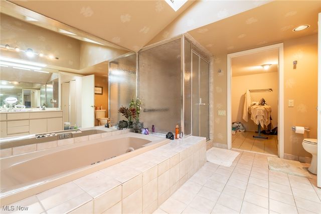 5 Hampshire Court, Beachwood, OH 44122