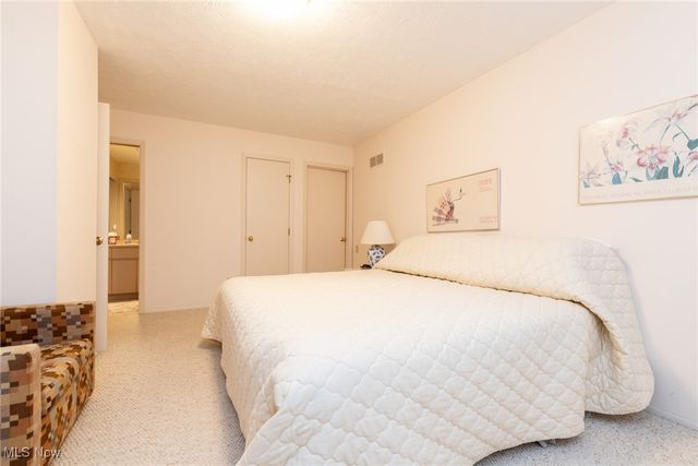 5 Hampshire Court, Beachwood, OH 44122