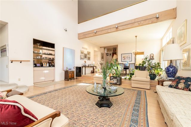 5 Hampshire Court, Beachwood, OH 44122