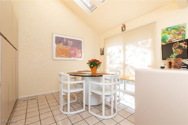 5 Hampshire Court, Beachwood, OH 44122