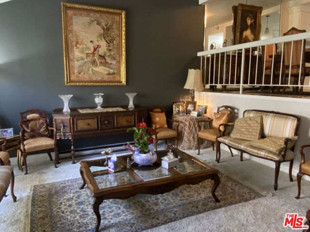 18417 Collins Street A, Tarzana, CA 91356