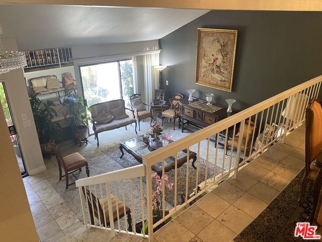 18417 Collins Street A, Tarzana, CA 91356