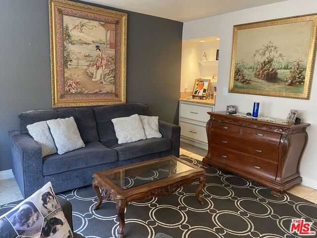 18417 Collins Street A, Tarzana, CA 91356