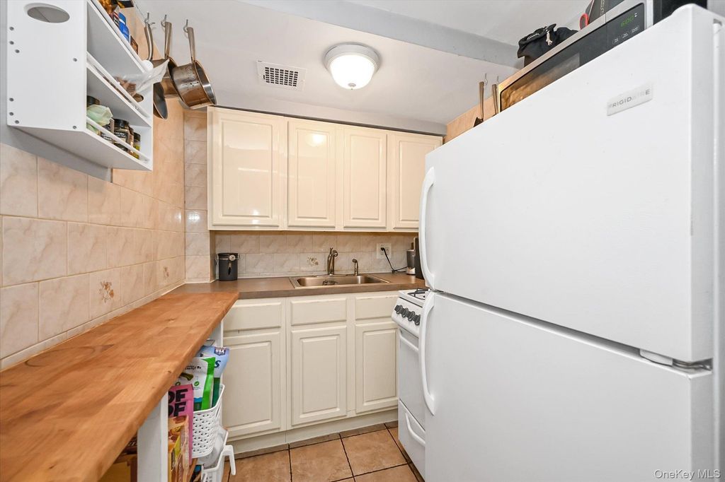110-20 71st Avenue 102, Forest Hills, NY 11375 — photo 5
