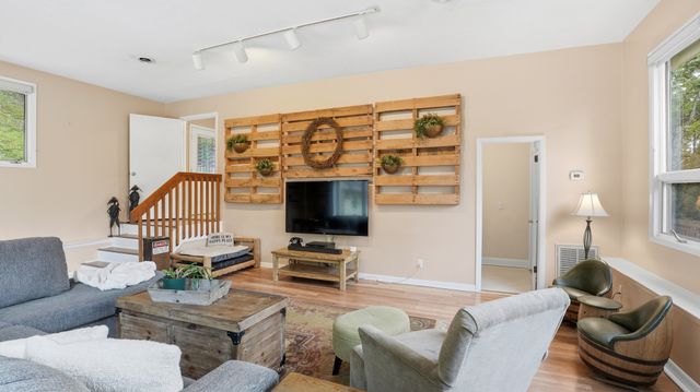 2145 S Berrys Chapel Ct, Franklin, TN 37069