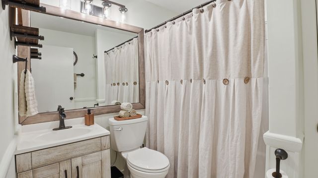 2145 S Berrys Chapel Ct, Franklin, TN 37069