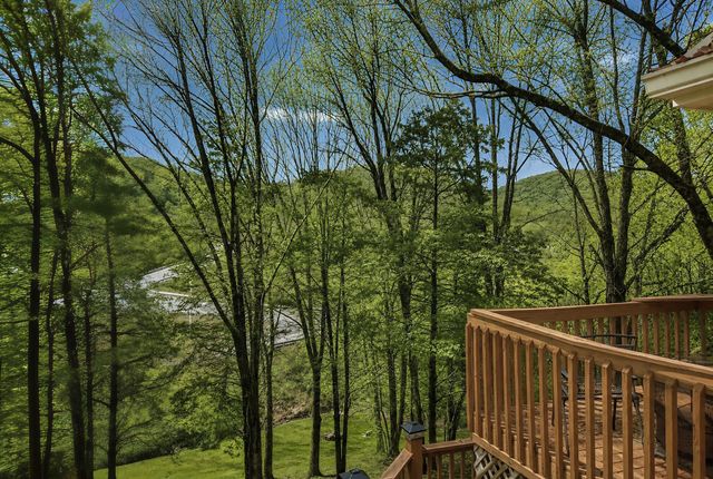 2145 S Berrys Chapel Ct, Franklin, TN 37069