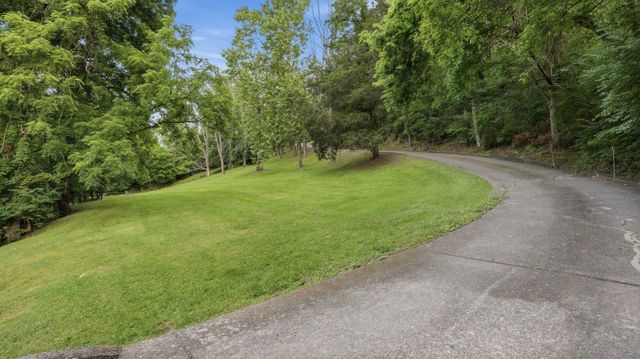 2145 S Berrys Chapel Ct, Franklin, TN 37069