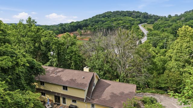 2145 S Berrys Chapel Ct, Franklin, TN 37069