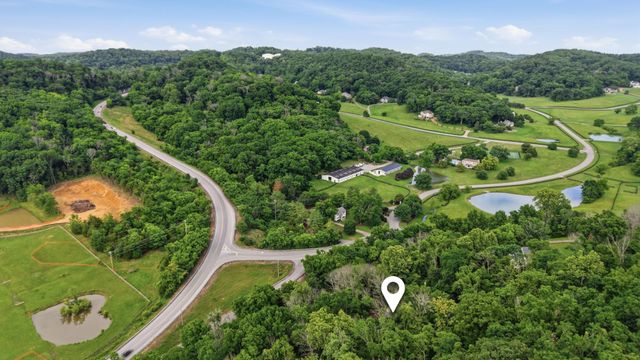 2145 S Berrys Chapel Ct, Franklin, TN 37069
