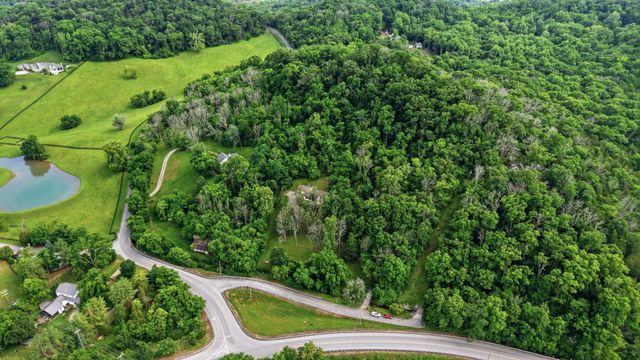 2145 S Berrys Chapel Ct, Franklin, TN 37069