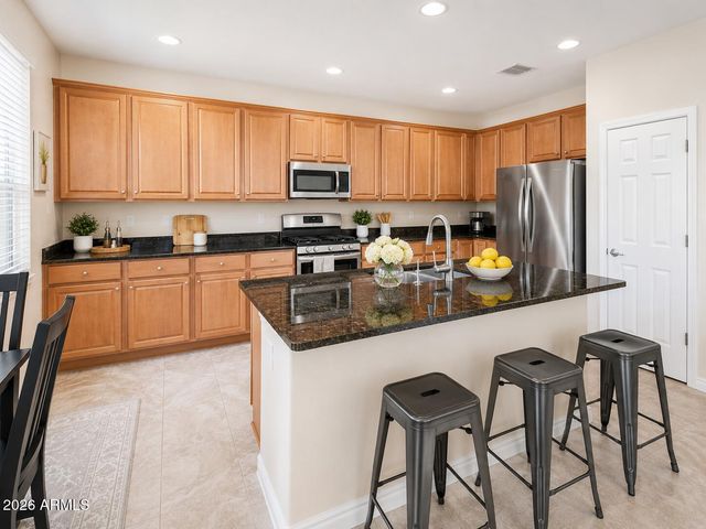 5011 S CARLYLE Drive, Gilbert, AZ 85298