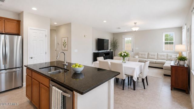 5011 S CARLYLE Drive, Gilbert, AZ 85298