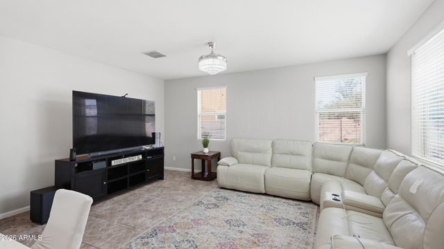 5011 S CARLYLE Drive, Gilbert, AZ 85298