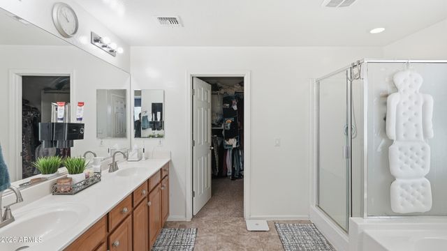 5011 S CARLYLE Drive, Gilbert, AZ 85298