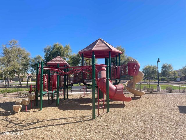5011 S CARLYLE Drive, Gilbert, AZ 85298