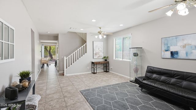 5011 S CARLYLE Drive, Gilbert, AZ 85298