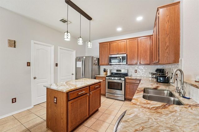2114 Rachel LN, Round Rock, TX 78664