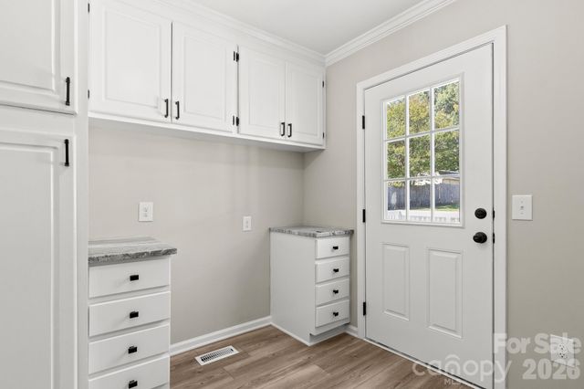 309 Catawba Circle N, Matthews, NC 28104