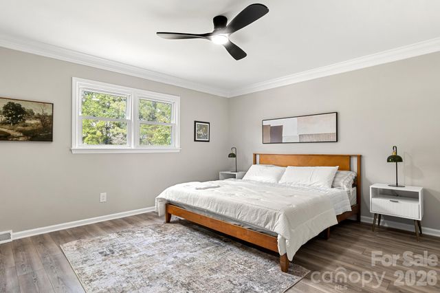 309 Catawba Circle N, Matthews, NC 28104